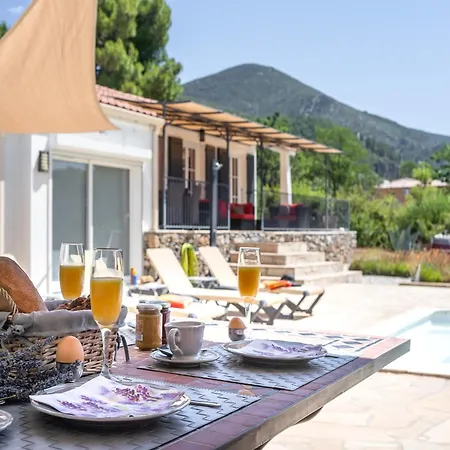 Beautiful With Private Heated Pool Villa *